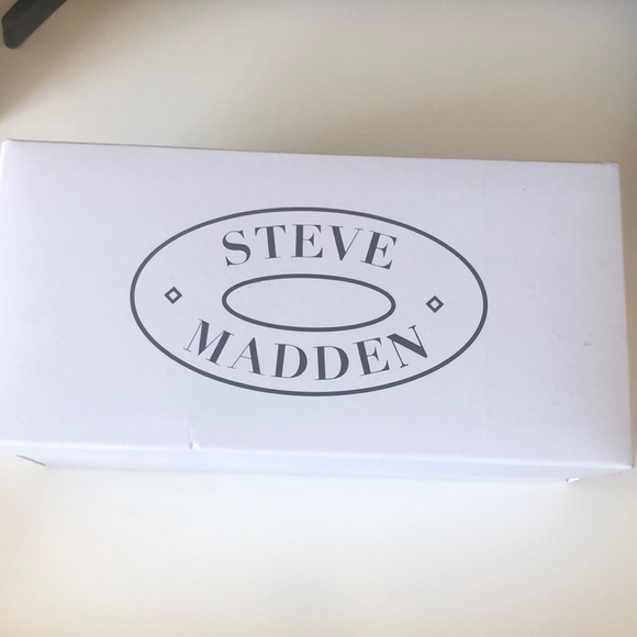 Steve Madden Accessories - 📦 Steve Madden shoe box